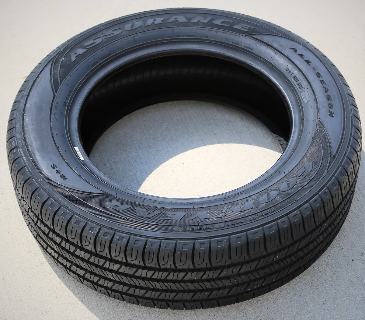 Set of 4 Goodyear Assurance All-Season 225/55R17 97T a/s Tires